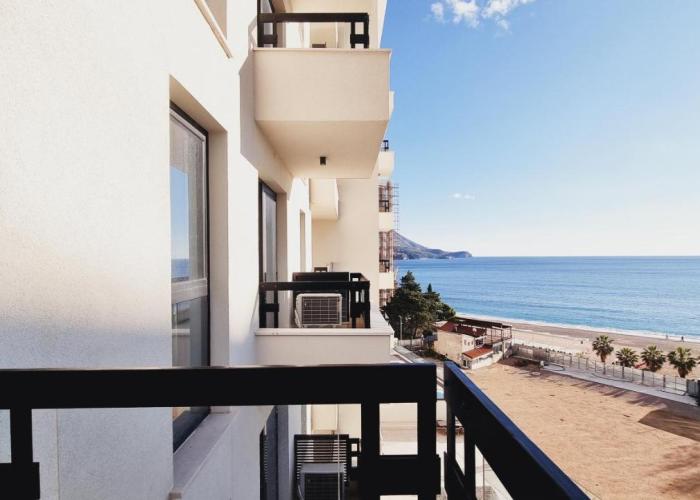 White Pearl, Casa Al Mare