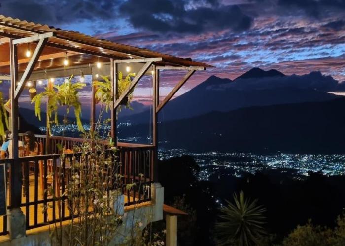 Hotel El Tambor OASIS Antigua Guatemala