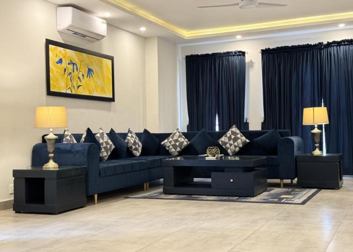 Tom's Luxury Hotel