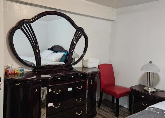 Queen bedroom