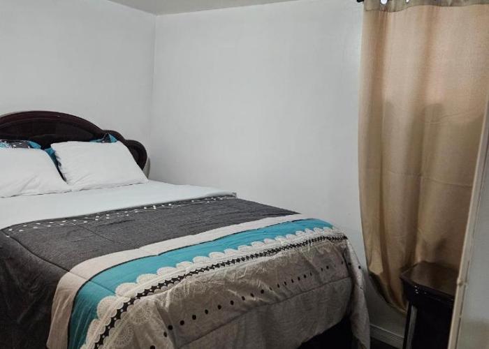 Queen bedroom