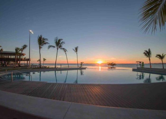 Air-conditioned Cooee Bay Beach House with Wi-Fi
