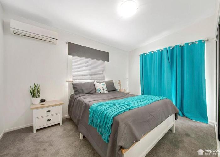 Air-conditioned Cooee Bay Beach House with Wi-Fi