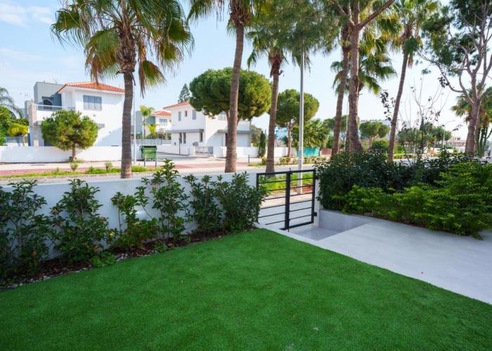 WealthyStays 2BR Retreat , 5Min Walk to Beach
