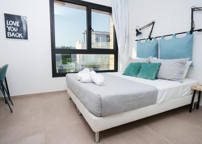 WealthyStays 2BR Retreat , 5Min Walk to Beach