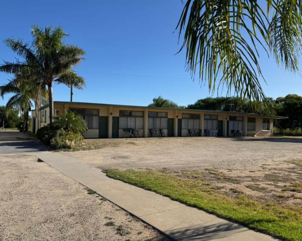 Lazy River Motor Inn