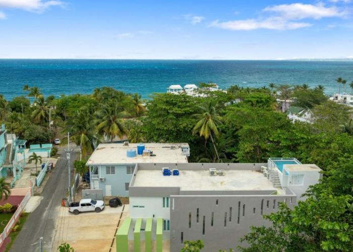 Casa Angelica Apt 202 steps to Sandy Beach