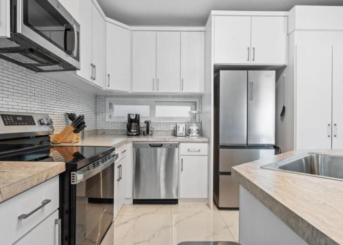 Casa Angelica Apt 202 steps to Sandy Beach