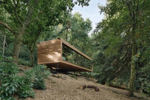 Glamourous Kakek Bodo Lodge
