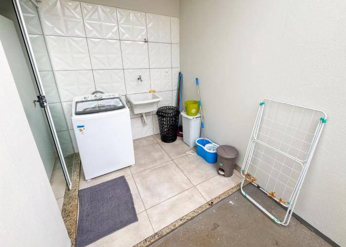 Casa Para Até 5 Hospedes Próximo UNITRI, Uberlândia Shopping e Palácio de Cristal
