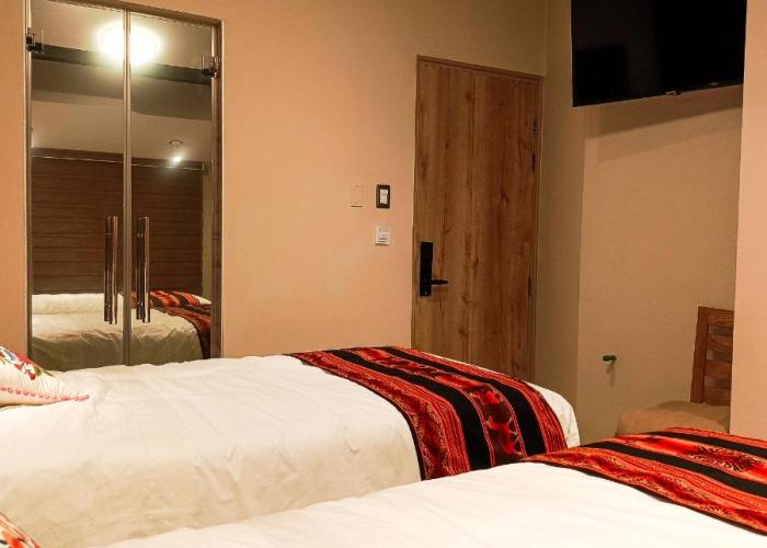 Hotel Boutique PLAZA GIBAJA
