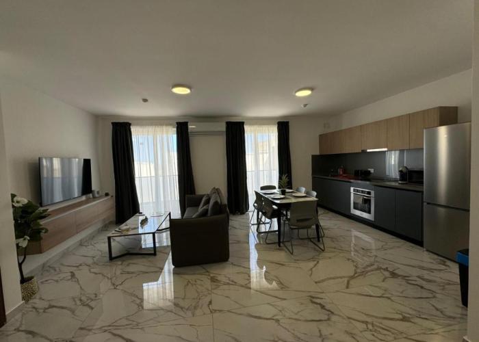 Spacious New 1 Bed with Balcony