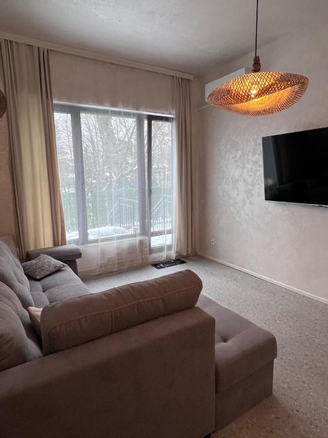 фото Riverside 1BR Apartment