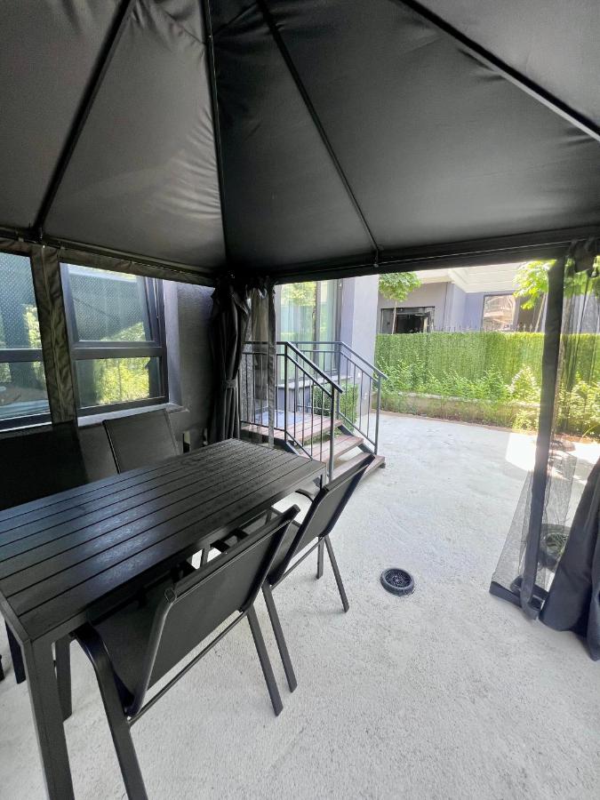 фото Riverside 1BR Apartment