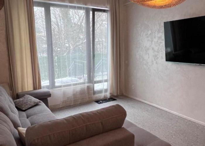 Riverside 1BR Apartment