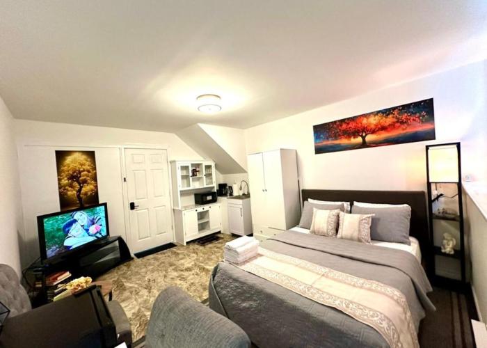 Kenneths Cozy Retreat - Saint John NB - 1BR - Wi-Fi - 4mins to Regional Hospital