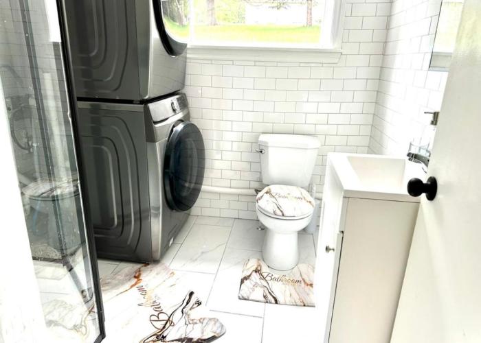 Kenneths Cozy Retreat - Saint John NB - 1BR - Wi-Fi - 4mins to Regional Hospital