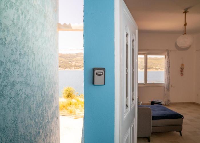 Blue Chameleon Seaview Maisonette