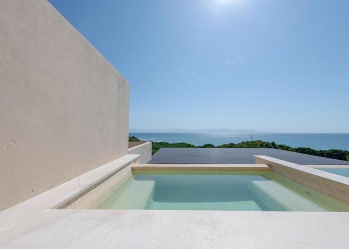 Rooftop Oasis In El Surf
