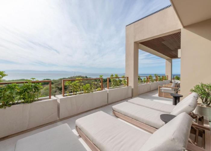 Rooftop Oasis In El Surf