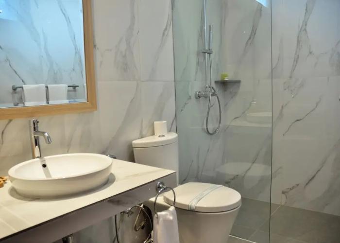 Atsuka Hill View 8BR Vila with Private Heated Pool