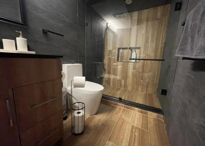 Stylish 2-Bedroom City Approved Basement Apartment