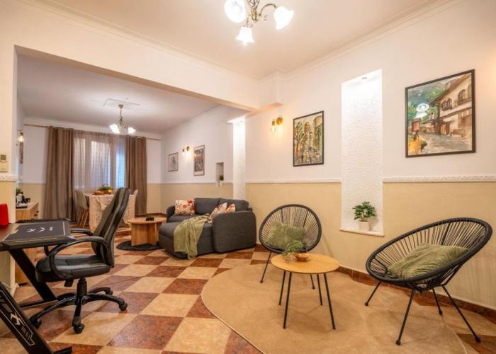 Belle Epoque-Sofia-Free parking