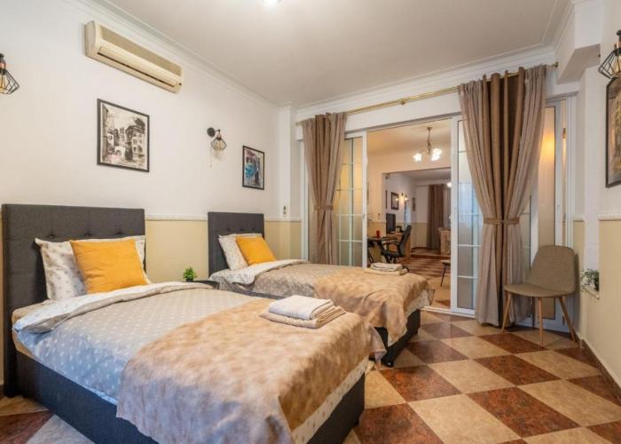 Belle Epoque-Sofia-Free parking