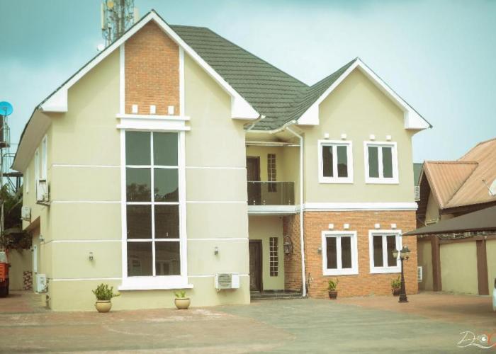 Luxury 4 bedroom apartment