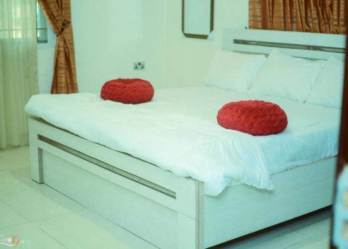 Luxury 4 bedroom apartment