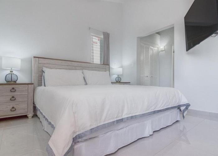 Charming 3BR Villa w Private Pool in Pelican Key