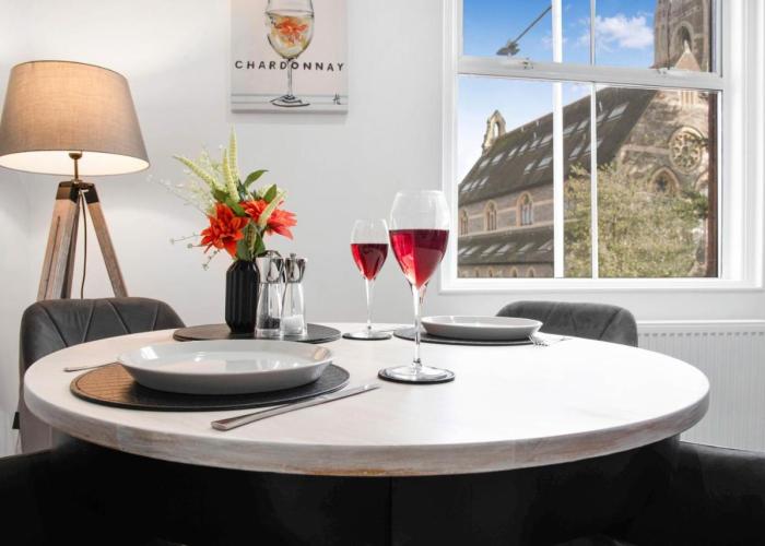 WhiskAwayStays - Field House - Apartment 2