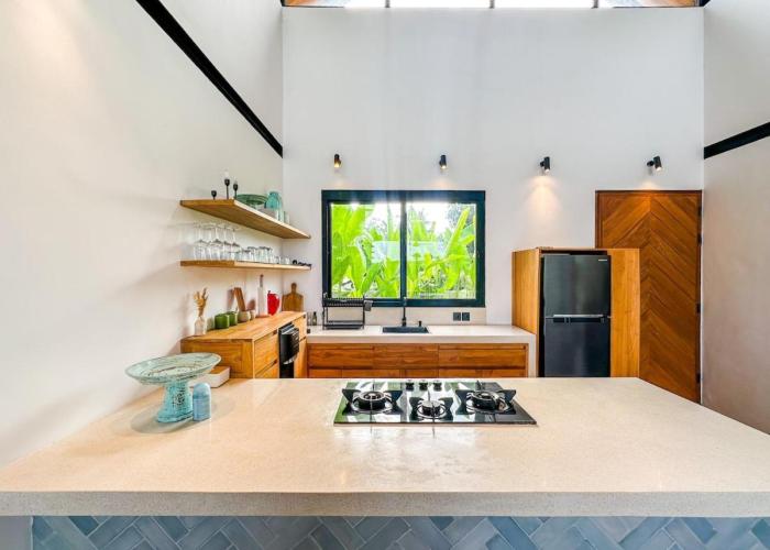 Villa Kura Kura - Tranquil Modern Villa in the Heart of Ricefields