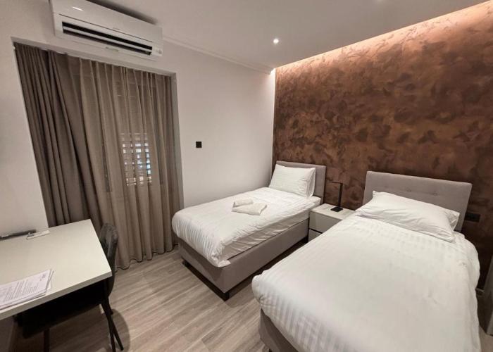 Suite Stay at 4 Apartment & Rooms