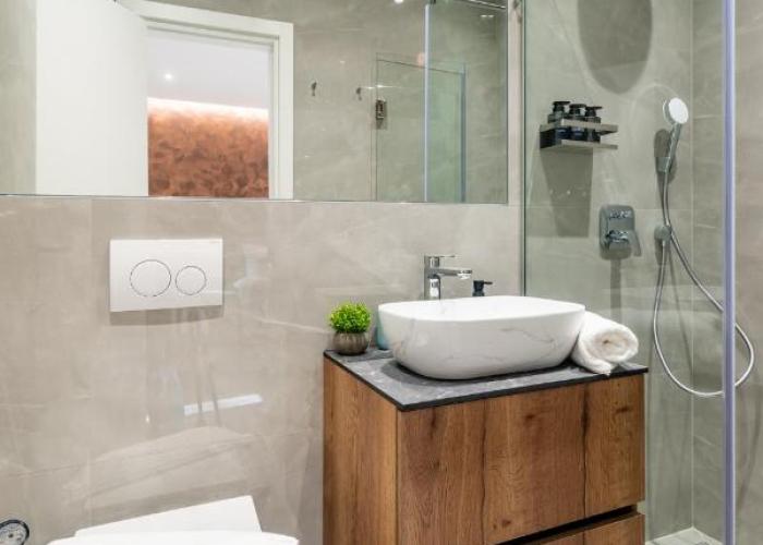 Suite Stay at 4 Apartment & Rooms