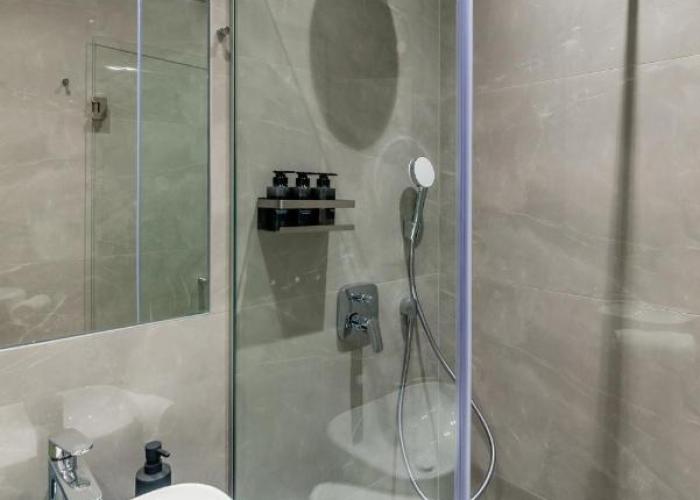 Suite Stay at 4 Apartment & Rooms