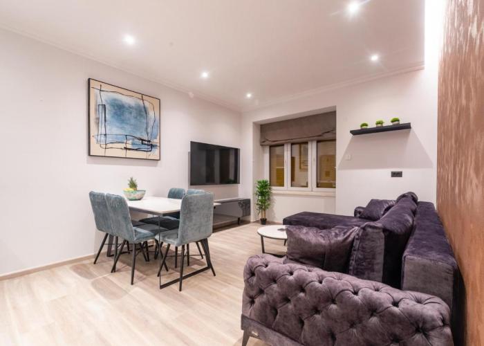Suite Stay at 4 Apartment & Rooms