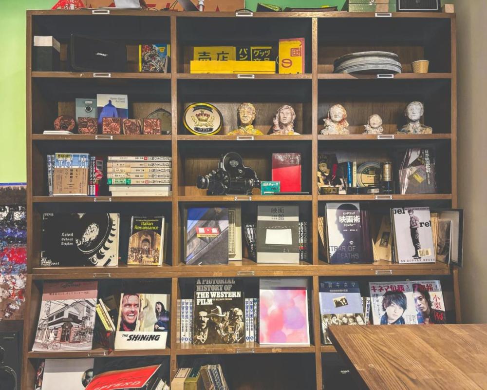 фото TOYS 927 private room guesthouse and gallery, next to the cinema theater