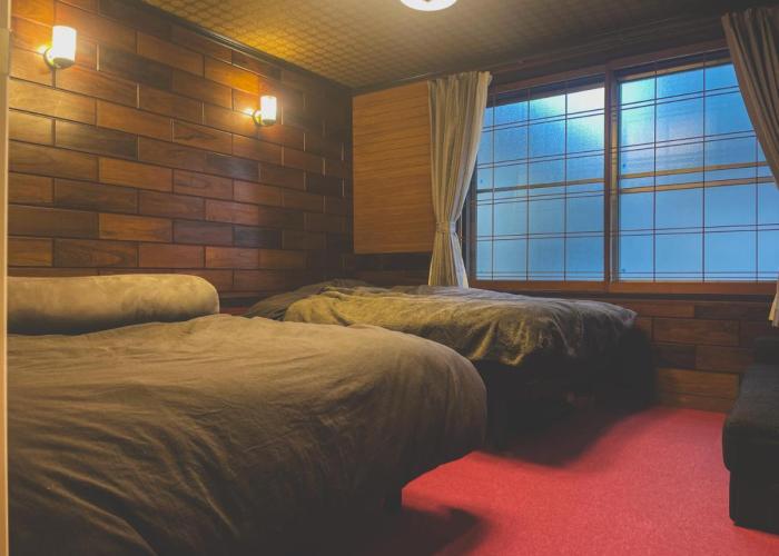 TOYS 927 private room guesthouse and gallery, next to the cinema theater