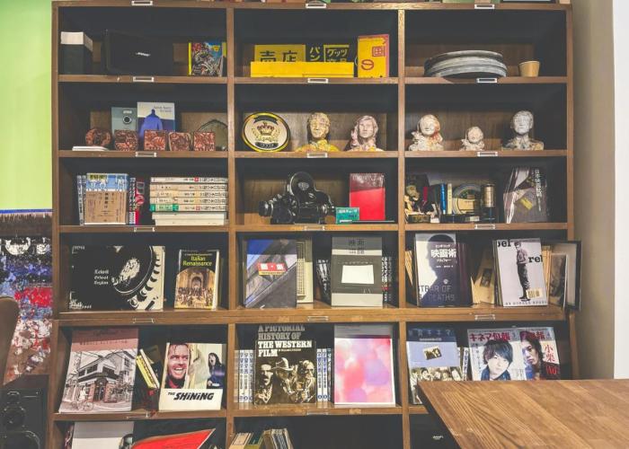 TOYS 927 private room guesthouse and gallery, next to the cinema theater