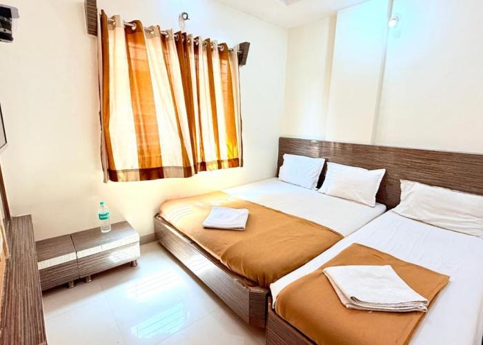 HOTEL GRKK - Near Shri Saibaba Samadhi Temple Shirdi