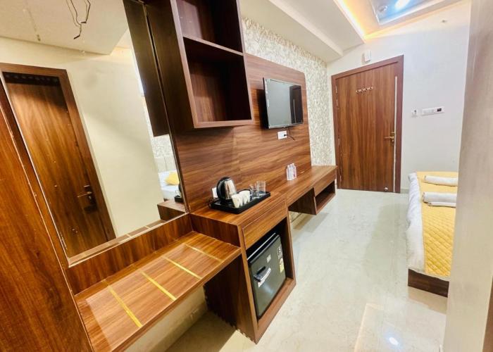 hotel deep palace