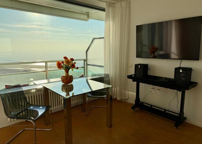 Piano Apartment