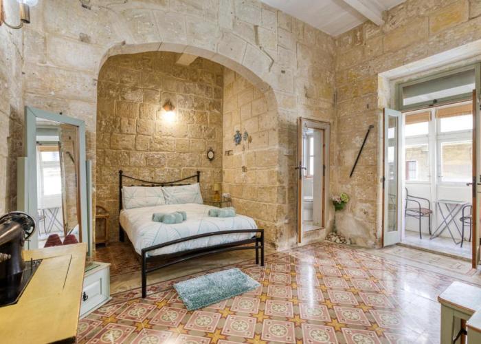Valletta Townhouse with Maltese Balcony