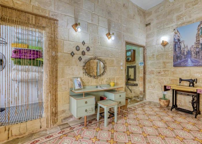 Valletta Townhouse with Maltese Balcony