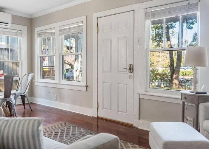 Old Dauphin Way Historic Home - Unit 4