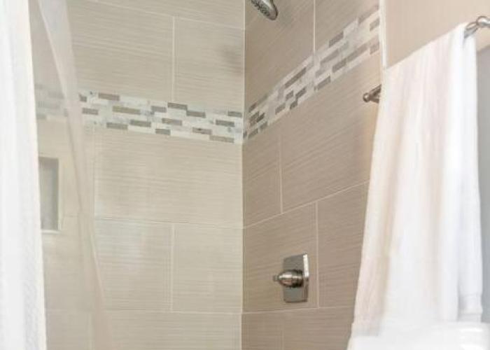 Old Dauphin Way Historic Home - Unit 4