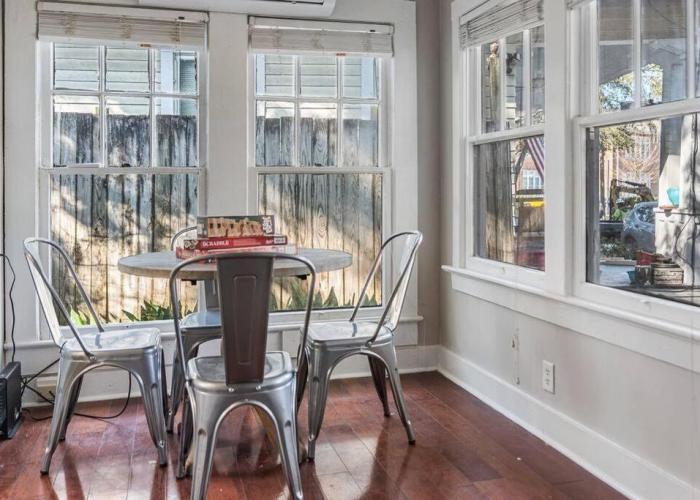 Old Dauphin Way Historic Home - Unit 4