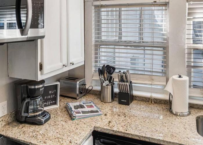 Old Dauphin Way Historic Home - Unit 4