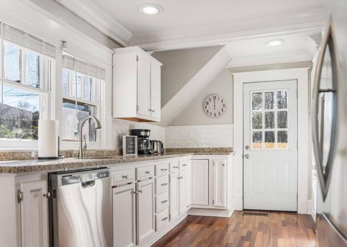 Old Dauphin Way Historic Home - Unit 5